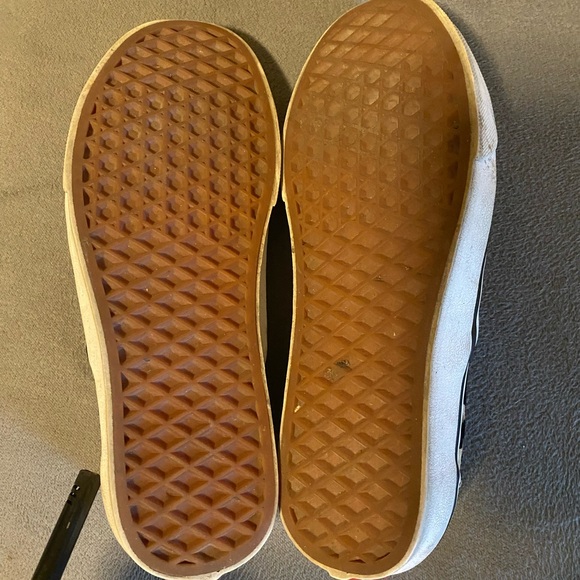 Vans - Picture 9 of 12